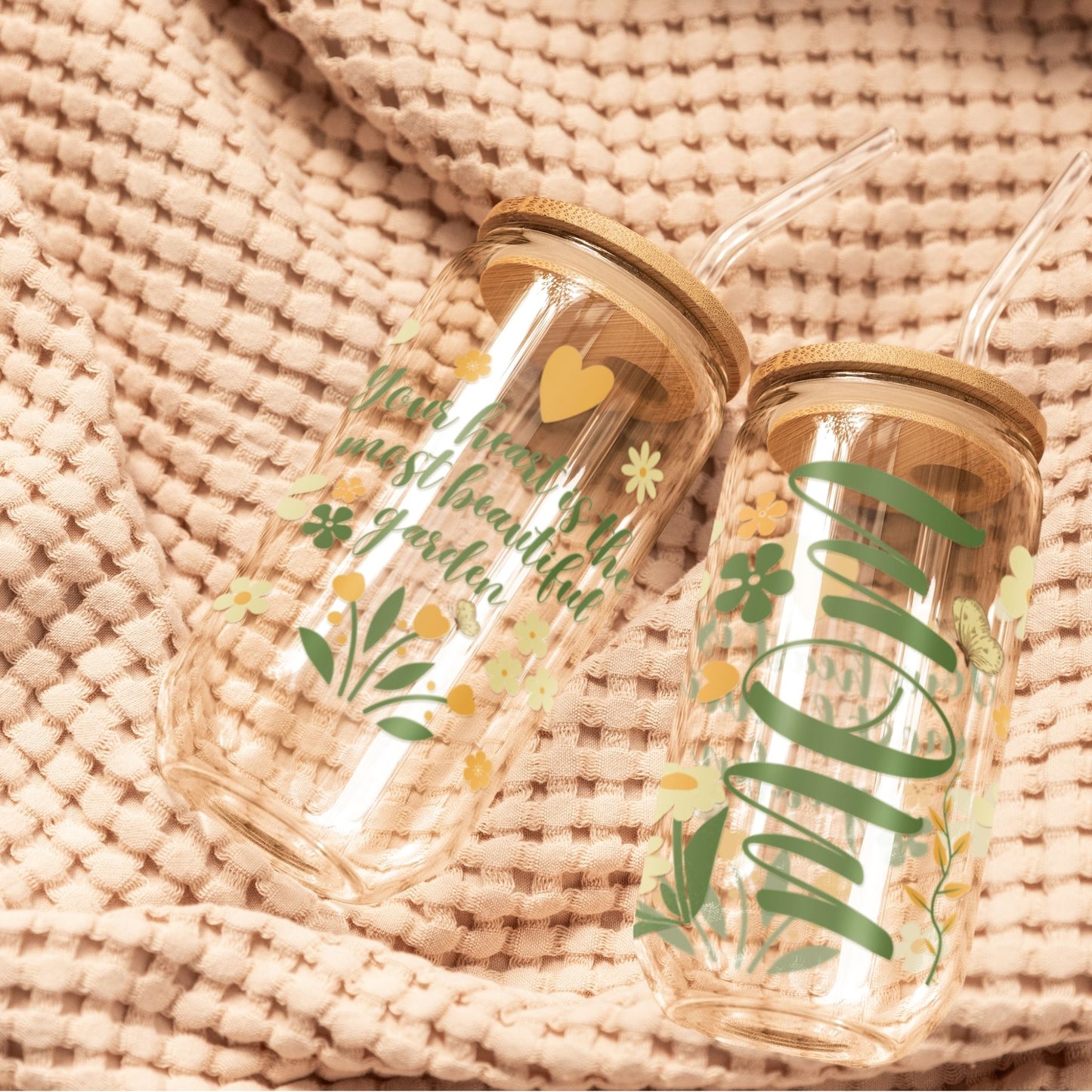 Floral Sipper Glass - Mother's Day Gift, 16oz Tumbler, Flower Design, Spring Decor, Gift for Mom, Glassware, Drinking Cup